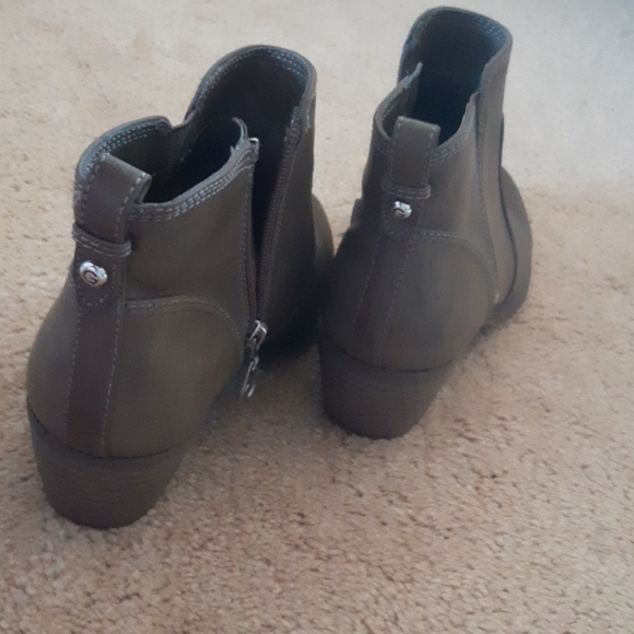 Short guess ankle boots - Picture 2 of 2